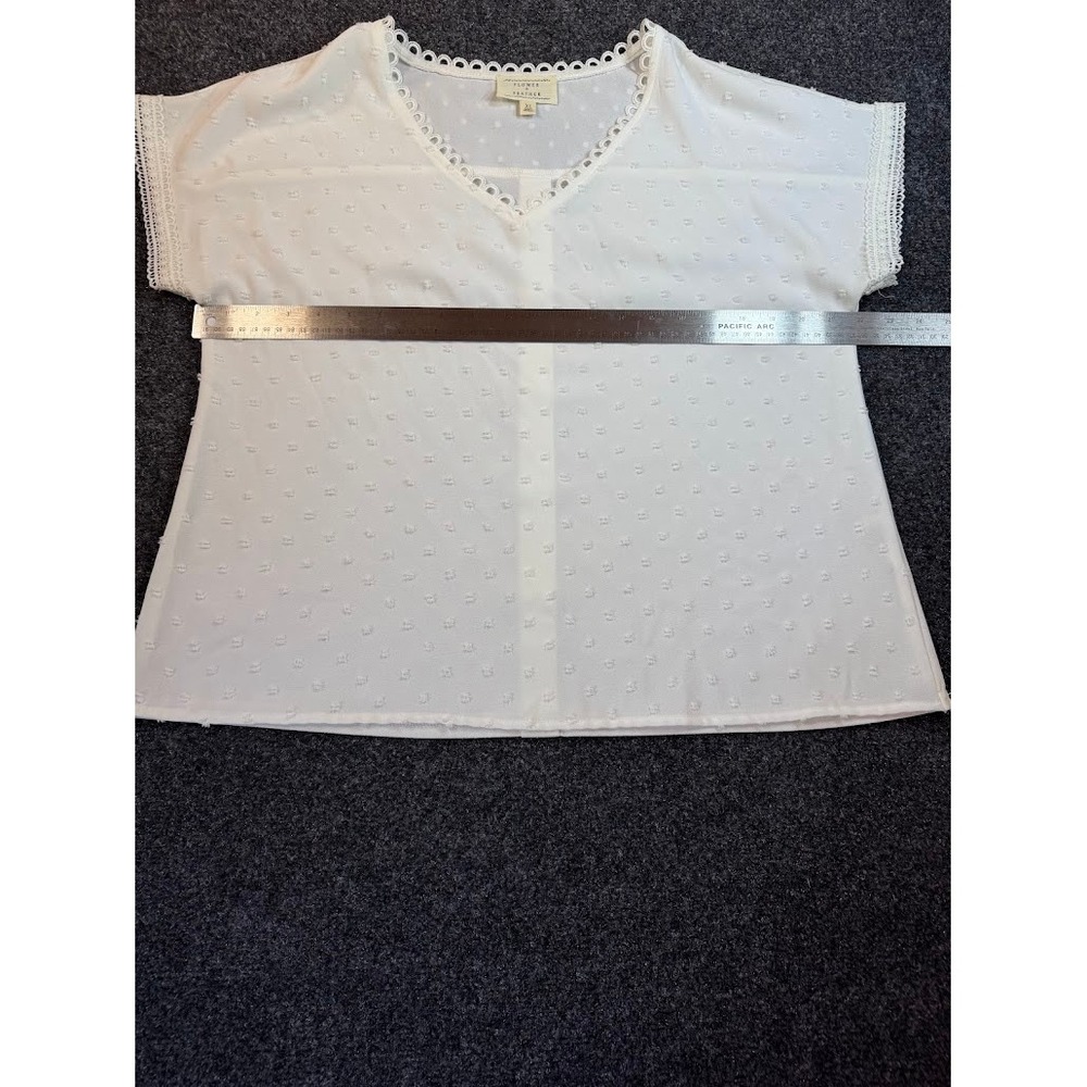 Flower & Feather White Swiss Dot Lace Trim V-Neck Button Back Blouse XL TB8515Y - Picture 3 of 9
